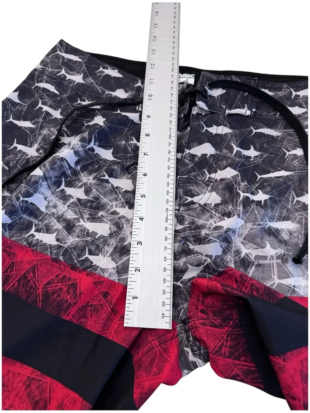 Pelagic Sharkskin Boardshorts Men’s 32 Fishing Swim Trunks Shark Print Stretch